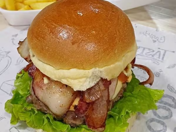 Hambúrguer artesanal — antes da edição